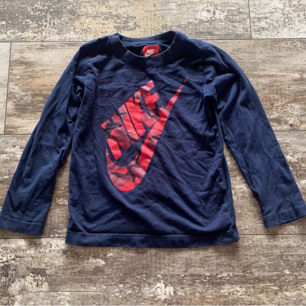 Boys Long Sleeve Nike Shirt Size 6